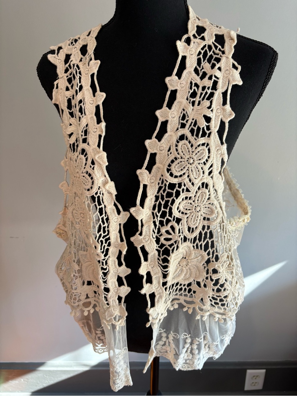 Lady Noiz Cream Boho Fairycore Crochet Lace Camisole Vest